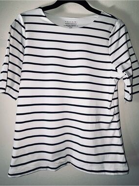 Tahari White and Navy Striped Short Sleeve Crewneck Top